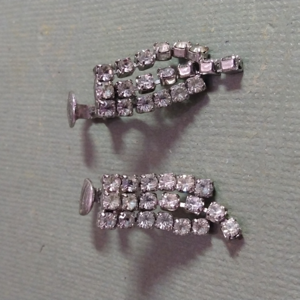 Vintage clip on rhinestone earrings